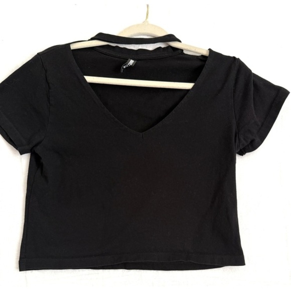 DISTURBIA Black Choker Neck V Neck Crop‎ Top T Shirt Women's Size L